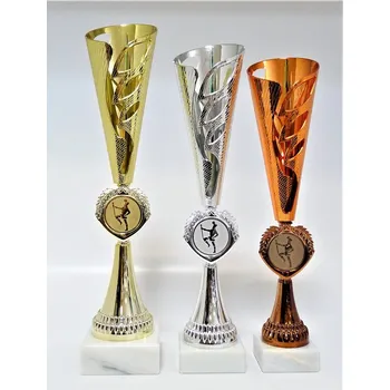 Mažoretky poháry 379-46 Zde napište text na štítky a součet zadejte do košíku. Více informací viz.POPIS v dolní části.