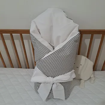 Zavinovačka Pro útulný domov Povlak na péřovou zavinovačku Šedý proužek TYP zavinovačky: DRÁČEK, ROZMĚR povlaku: 80 x 80 cm