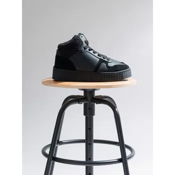 Dámské tenisky Sinsay - Tenisky z&nbsp;umělé kůže - černá - 176FW-99X - 176FW-99X-38