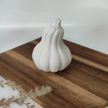 Svícen LUKA Tykev Barva: bílá