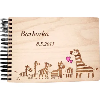 Fotoalbum Dětské dřevěné fotoalbum Zebry Vyber typ vazby: Dva doplňovací kroužky (sříbrné), Barva srdíček: Růžová, Barva vnitřních papírů: Bílá