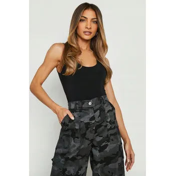 Podprsenka ČERNÉ PŘILÉHAVÉ HLADKÉ BODY NA RAMÍNKÁCH KULATÝ VÝSTŘIH BOOHOO 42