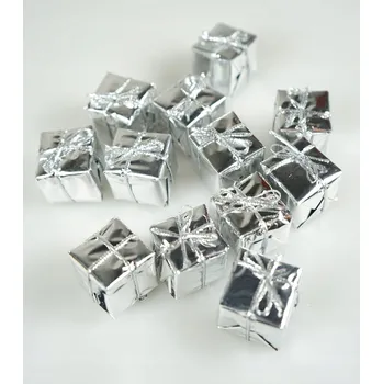 Vánoční dekorace Dárky (12 ks) stříbrné ozdoby na vánoční stromeček, na dekoraci vánoční věnec