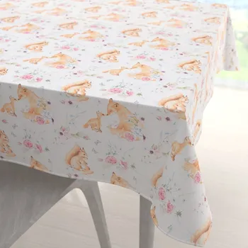 ubrus Dětský bavlněný čtvercový ubrus Sandra SA-694 Veverky a lišky mezi květinami na bílém 70x70 cm