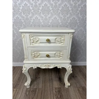 Noční stolek Starožitný noční stolek s plastickými ornamenty, cena za ks