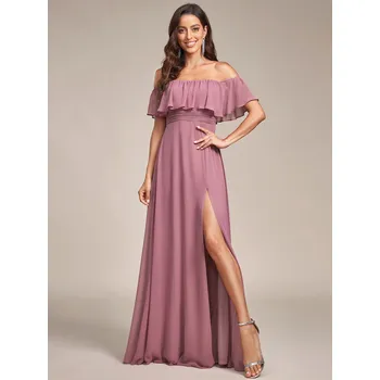 Dámské šaty Šaty pro družičky s odhalenými rameny, volánky a rozparkem Barva: Purpurová, Velikost: M