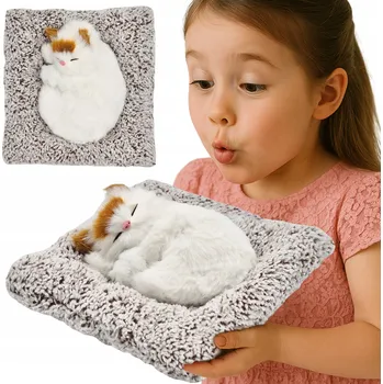 plyšák BÍLÉ KOŤÁTKO spící na DEČCE REALISTICKÁ plyšová hračka JAKO ŽIVÉ ZVUK figurka