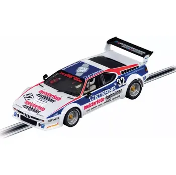 auto na autodráhu carrera evolution bmw m1 procar závodní auto 1:32