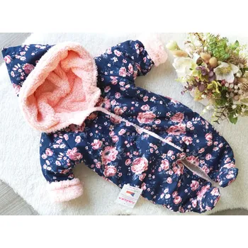 Kojenecká kombinéza AMÁLKA Zateplená kombinéza, tmavé květy Velikost: 62-68