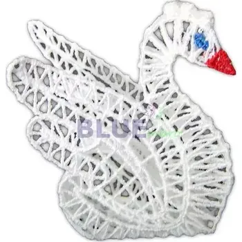 Svatební dekorace Vyšívaná labuť bílá