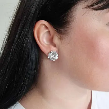 Náušnice Elegantní květinové náušnice z chirurgické oceli č. 1716