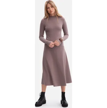 Dámské šaty ELEGANTNÍ DÁMSKÉ ŽENSKÉ ŠATY Z ŽEBROVANÉHO ÚPLETU SVĚTLE HNĚDÉ 38 M