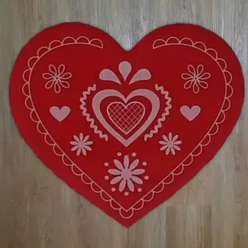 Party dekorace Srdíčko z plsti s potiskem 01 červená 60x51mm