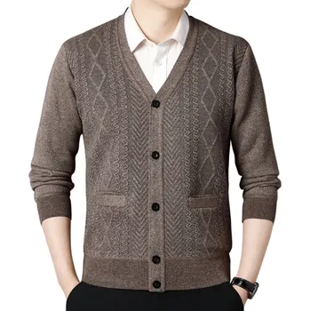 Pánská móda Pánský svetrový kardigan s knoflíky Výstřih do V Jednobarevný jemný vzor Elegantní svetr na podzim a zimu Polyesterový materiál hnědá S