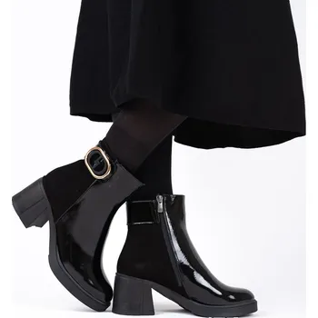 Dámská zimní obuv Letizia Dámské černé kotníčkové boty s ozdobnou sponou Velikost: 39