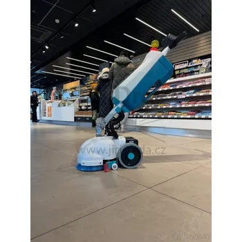 Podlahový mycí stroj LIA PRO podlahový mycí stroj - bateriový