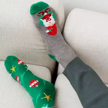 Pánské ponožky Pánské rozdílné ponožky Santa s dárkem - 41-43 / šedá