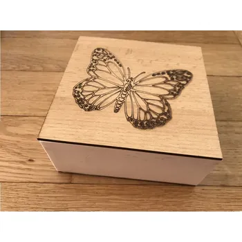 Dárková krabička Krabička na životní cyklus - Motýl