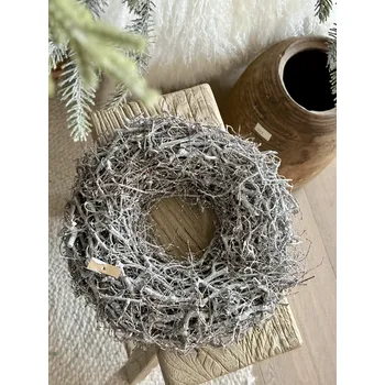 Věnec Věnec z větviček s bílou patinou