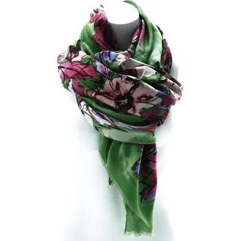 Šátek Zelený dámský elegantní šátek s motivem květin Aubrey