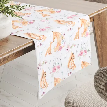 ubrus Dětský bavlněný běhoun na stůl Sandra SA-694 Veverky a lišky mezi květinami na bílém 45x140 cm