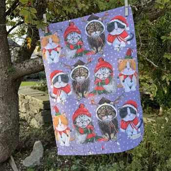 Utěrka Kuchyňská vánoční utěrka Christmas Cats Alex Clark (Kuchyňské utěrky s kočkou, kočka)