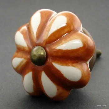 Nábytkové kování Nábytková úchytka bílá s hnědou konturou 4,2 cm - knopka