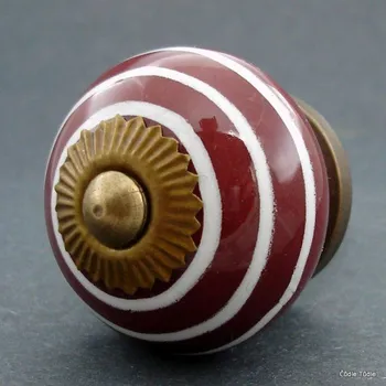 Nábytkové kování Nábytková úchytka vínová s bílými proužky 4cm - knopka