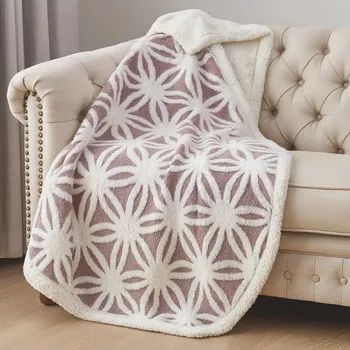 Přehoz na lůžko Beránková deka Květinka 200 x 230 cm - sv.fialová