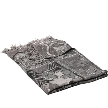 Šála Šála z merino vlny s vyšíváním tmavě šedo-smetanová