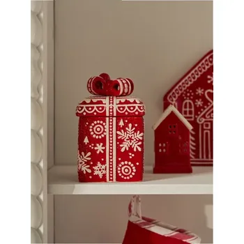 Dóza na potraviny Sinsay - Vánoční dóza na potraviny s víkem ve tvaru dárku - červená - 517GJ-33X - 517GJ-33X-ONE