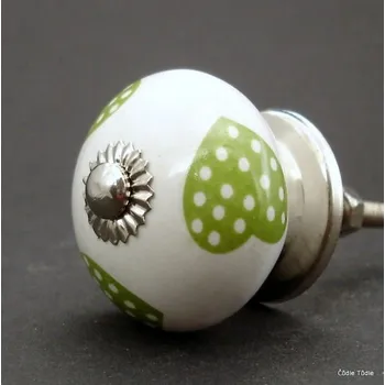 Nábytkové kování Nábytková úchytka bílá se světle zelenými srdíčky 3,7 cm - knopka