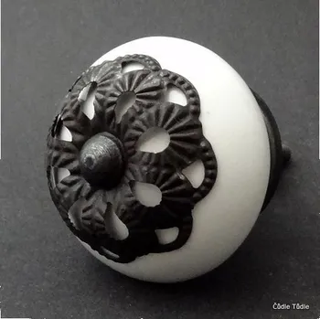 Nábytkové kování Nábytková úchytka bílá s ozdobným sluníčkem 4 cm - knopka