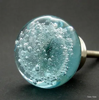 Nábytkové kování Nábytková knopka skleněná světle modrá 3,7 cm - úchytka