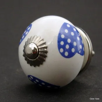 Nábytkové kování Nábytková úchytka bílá s modrými srdíčky 3,7 cm - knopka