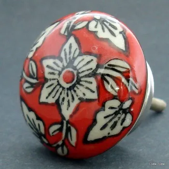 Nábytkové kování Nábytková úchytka krémová s červenou kresbou - 4,4 cm - knopka