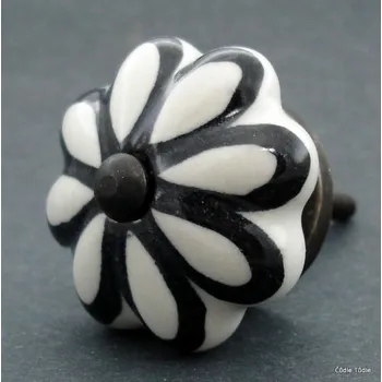 Nábytkové kování Nábytková úchytka bílá s černou konturou 4,2 cm - knopka