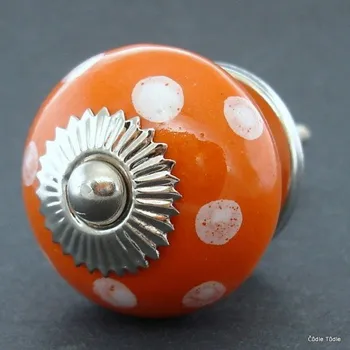 Nábytkové kování Nábytková úchytka oranžová s bílými puntíky 3,7 cm - knopka