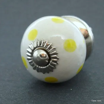 Nábytkové kování Nábytková úchytka bílá se žlutými puntíky 3 cm - knopka