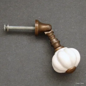 Nábytkové kování Nábytková úchytka bílá s kováním antik hnědý