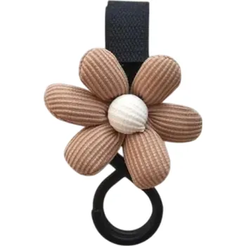 Háček na kočárek se suchým zipem 12 x 8 x 3 cm Praktický držák na tašky s květinou z příze Doplněk pro maminky Organizér na kočárek hnědá