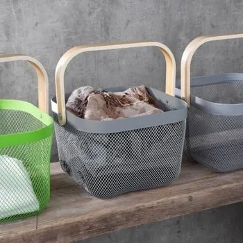 Drátěný košík s dřevěnou rukojetí šedá