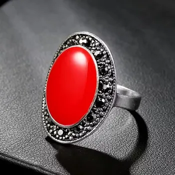 Prsten Dámský mohutný prsten s červeným kamenem