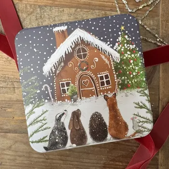 Dóza na potraviny Dózička Gingerbread House 14*14 cm, Alex Clark (Plechová dóza s liškou, ježkem, zajícem a jezevcem)