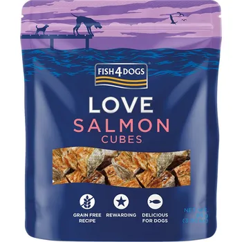 Pamlsek pro psa FISH4DOGS Pamlsky pro psy LOVE s lososem - kostky 85 g