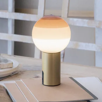 Lampička MARSET Akumulátorová stolní lampa Dipping Light, krémová/mosazná, stmívatelné - Ø základna 6 cm krémová, mosazná 1 x 3,5 W LED - Doprava zdarma