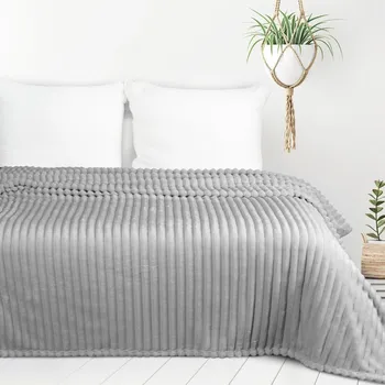 deka Deka SOFT s reliéfním vzorem a 3D efektem ve stříbrné barvě Rozměr deky: 70x160cm