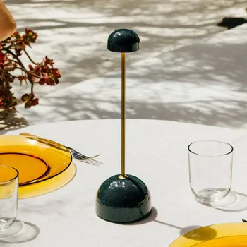 Venkovní osvětlení MARSET LED stolní lampa na baterie Sips, zelená/zlatá, 31 cm, ocel zelená, zlatá 1 x 2,2 W LED - Doprava zdarma