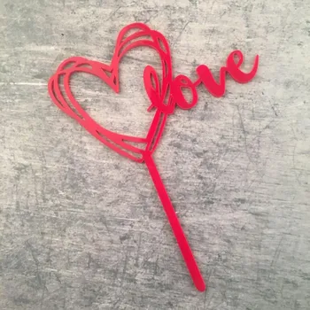 Jedlá dekorace na dort Plastový dortový zápich "LOVE" – červený
