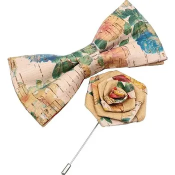 Motýlek Dřevěný korkový motýlek + brož (jarní potisk) v dřevěné krabičce